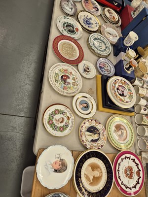 Lot 543 - Boxed and loose royal commemorative plates  to...