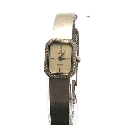 Lot 1089 - Omega De Ville- An 18ct white gold vintage...