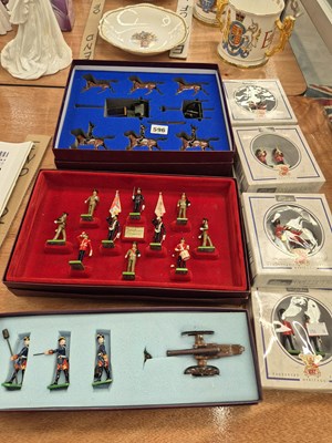 Lot 596 - Boxed sets of Britain's and other lead soldiers