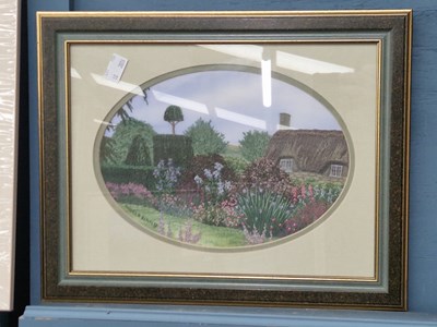 Lot 88 - An early 20th-century oak drop leaf dining...