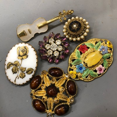 Lot 1179 - Jewellery and watches, including Rotary,...