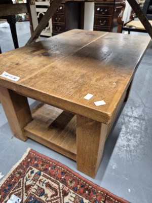 Lot 130 - A large pine coffee table H 48 W 71 D 61cm