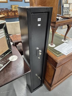 Lot 157 - A steel gun cabinet H 131 W 25 D 20cm