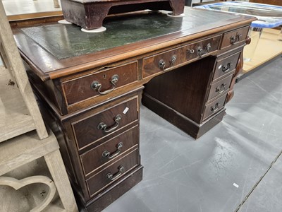 Lot 160 - A mahogany twin pedestal desk H 78 W 121 D 60cm