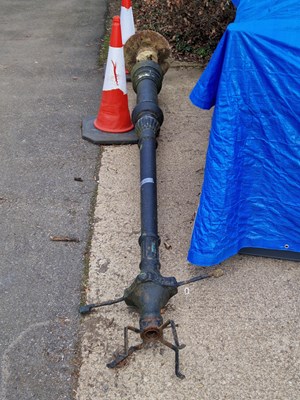 Lot 959 - A large cast iron lampost and light