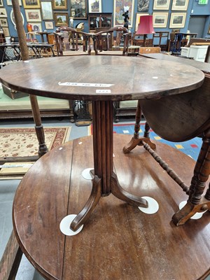 Lot 227 - A 19th century tripod occasional table H 68 Ø...