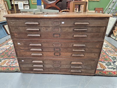 Lot 236 - A vintage oak nine drawer plan chest H 89 W...