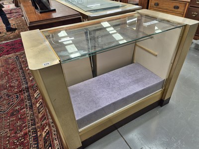 Lot 270 - A good quality jewellery display counter H 90...