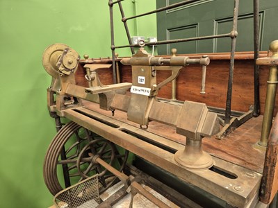 Lot 327 - An early 19th century ornamental turning lathe
