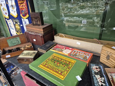 Lot 424 - Various antique and later board and table...
