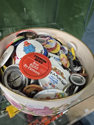 Lot 447 - A collection of vintage badges, etc.