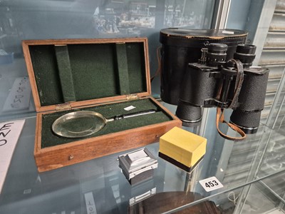 Lot 453 - A vintage boxed magnifying glass, a camera...