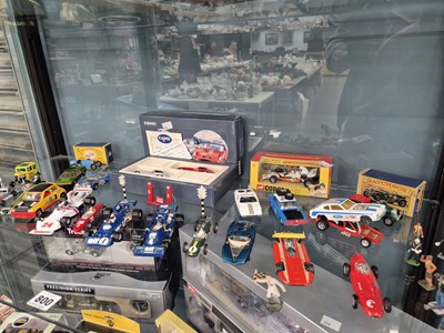 Lot 800 - A group of Corgi and Matchbox die-cast vehicles