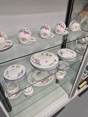 Lot 861 - A Doulton part tea and dinner set