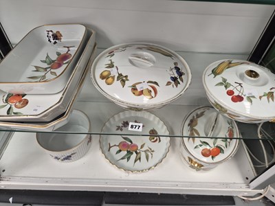 Lot 877 - Royal Worcester 'Evesham' dinnerwares