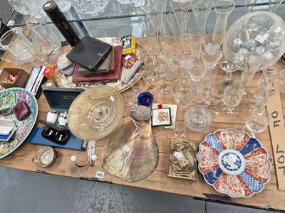 Lot 892 - Assorted china, glass, and collectables