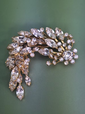 Lot 97 - Designed to catch the light, and to be noticed....