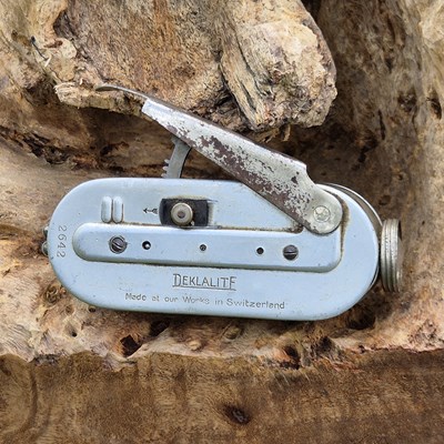 Lot 65 - A rare WW2 period Swiss-made hand-cranked...