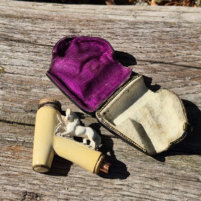 Lot 41 - A small late Victorian Meeshaum pipe, an...