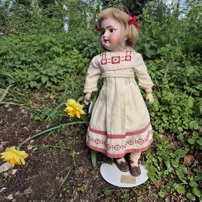 Lot 57 - A large Simon Halbig Heinrich Handwerck bisque...