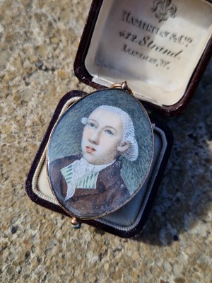 Lot 84 - Remember me. A late 18th-century miniature...
