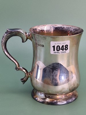 Lot 1048 - A silver pint mug by Viners, Sheffield 1964, 378g