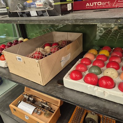 Lot 505 - A collection of snooker balls