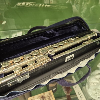 Lot 545 - A cased Trevor James flute