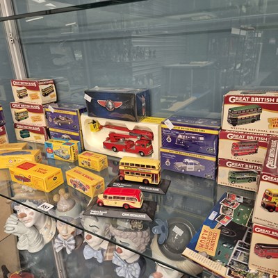 Lot 551 - Boxed die cast toys by Dinky, Corgi, Great...