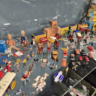 Lot 605 - A collection of die cast miniature cars, vans...