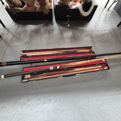 Lot 629 - A cased Riley billiard cue , another by BCE...