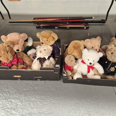 Lot 649 - A collection of dated teddy bears by Girogio,...