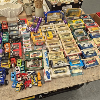 Lot 655 - Boxed and loose die cast advertising vans,...