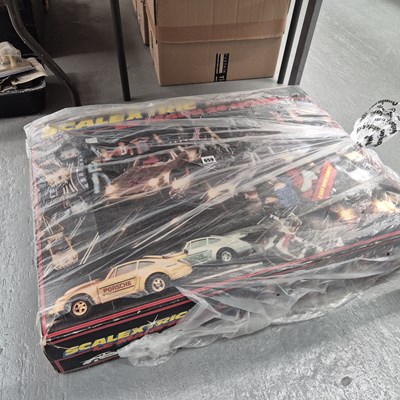 Lot 659 - A boxed Scalextric 'Le Mans' set