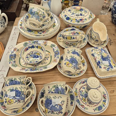 Lot 666 - A part service of Mason's 'Regency' wares