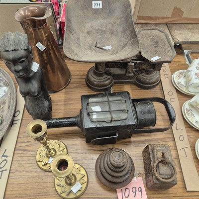 Lot 771 - A set of kitchen scales with weights, a port...