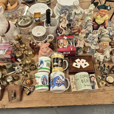 Lot 783 - A collection of German and other porcelain...