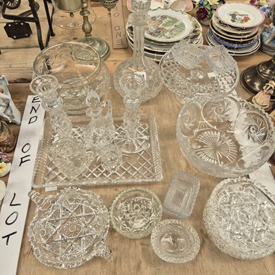 Lot 784 - Cut glass salt cellars, bowls, a pair of...