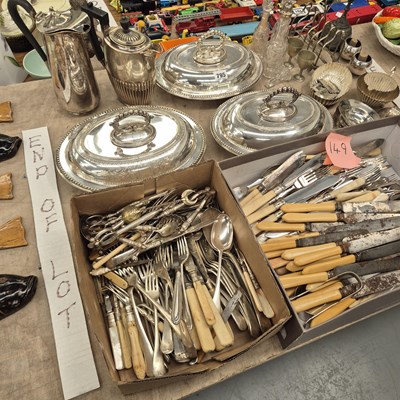 Lot 795 - Steel bladed knives, electroplate cutlery,...