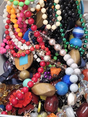 Lot 1148 - A large collection of vintage and later...