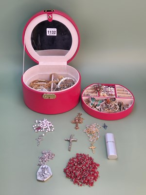 Lot 1132 - A collection of costume jewellery, including...