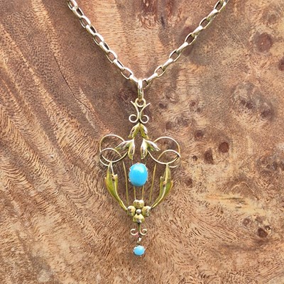 Lot 118 - An antique 9ct gold belcher link chain and...