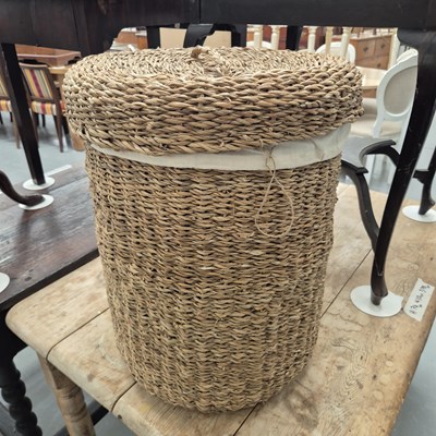 Lot 119 - A laundry basket