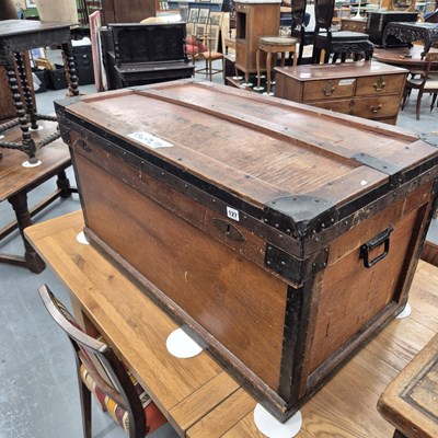 Lot 127 - A vintage cabin trunk H 54 W 99 D 56cm