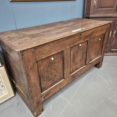 Lot 143 - A Georgian oak coffer H 76 W 137 D 60cm
