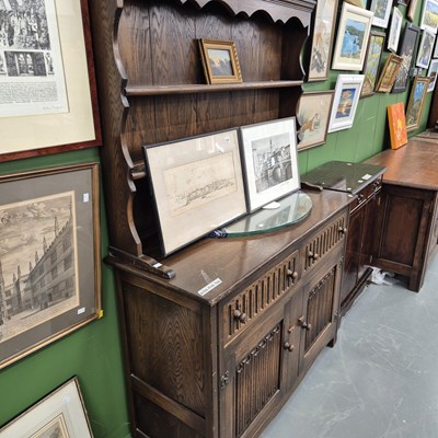 Lot 169 - An oak dresser H 178 W 122 D 46cm