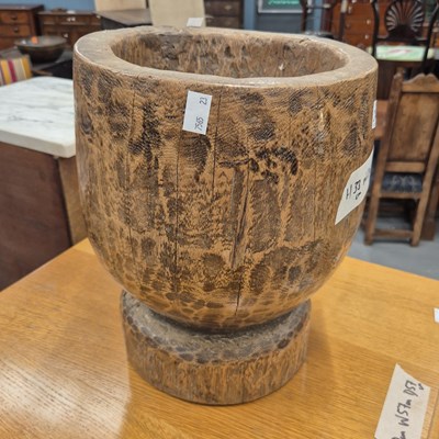 Lot 214 - A rustic wooden mortar H 33 Ø 27cm