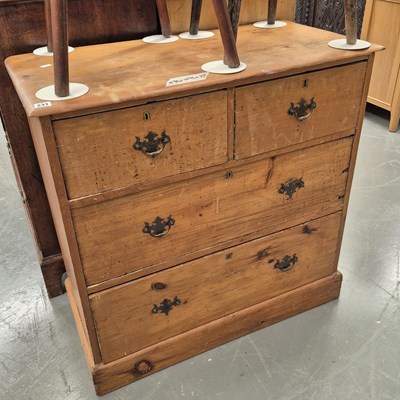 Lot 231 - A late Victorian pine chest of drawers H 90 W...
