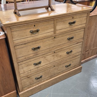 Lot 233 - A late Victorian ash chest of drawers H 103 W...