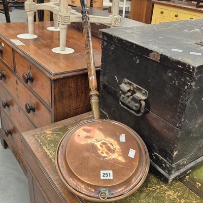 Lot 251 - A Victorian warming pan